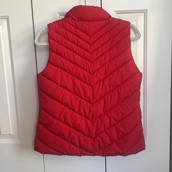 GAP Red Vest Never Worn - Picture 2 of 3